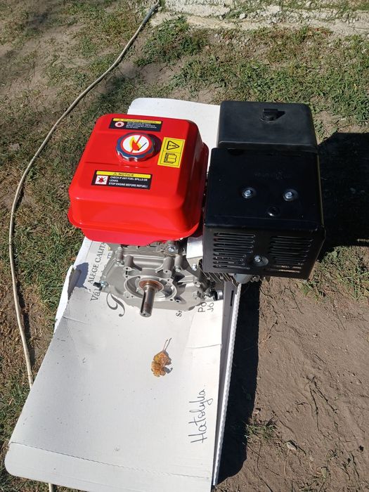 Motor pe benzina 15 cai 
A