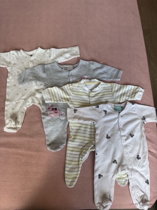 Бебешки ромпъри