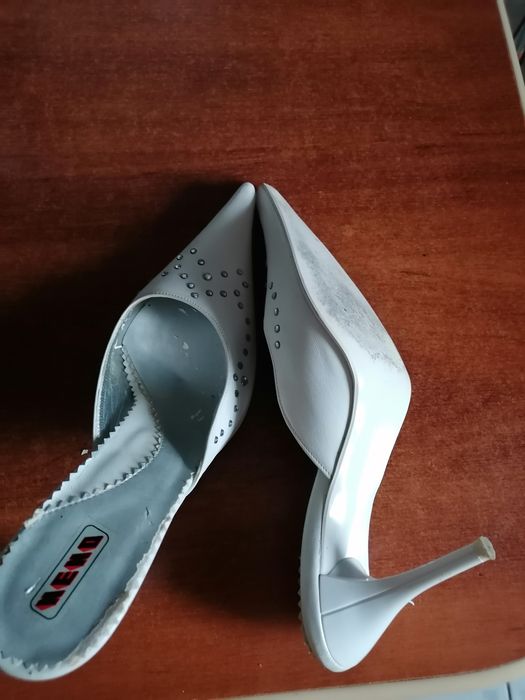 Saboti dama din piele