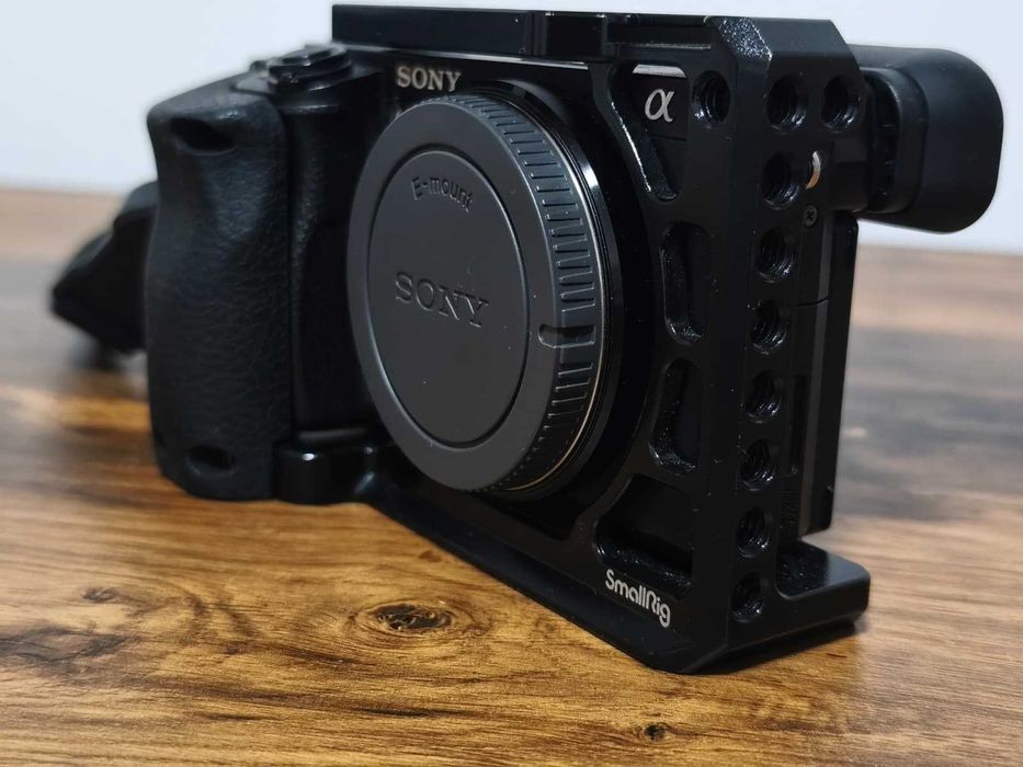 Pachet camera foto mirrorless sony a6300 + obiective