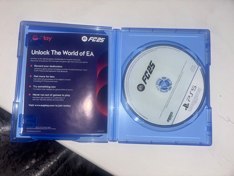 Продам игры совсем новые , пару раз сыграл