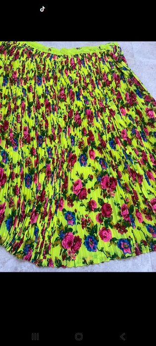 Vand fuste de anul nou traditionale am si de copii  sunt toate culorie