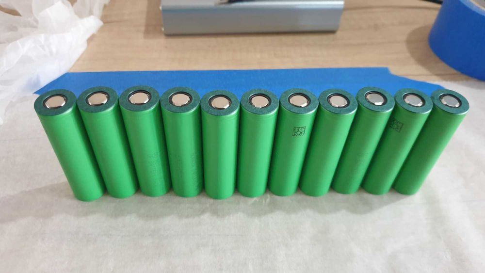 Realizez acumulatori li ion, repar scule, electronice.