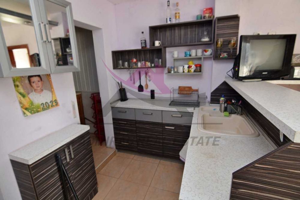 Дава се под наем Къща в с. Осеново, Област Варна - 300 кв.м за 511 € - Снимка #10