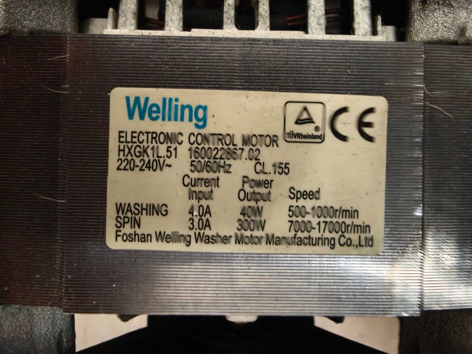 Hotpoint-Ariston AWM 1081 за вграждане мотор и платка