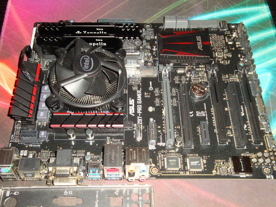 Kit asus Pro gamer Z97 black procesor i5 4590 3.7 Ghz 16GB ram ddr3