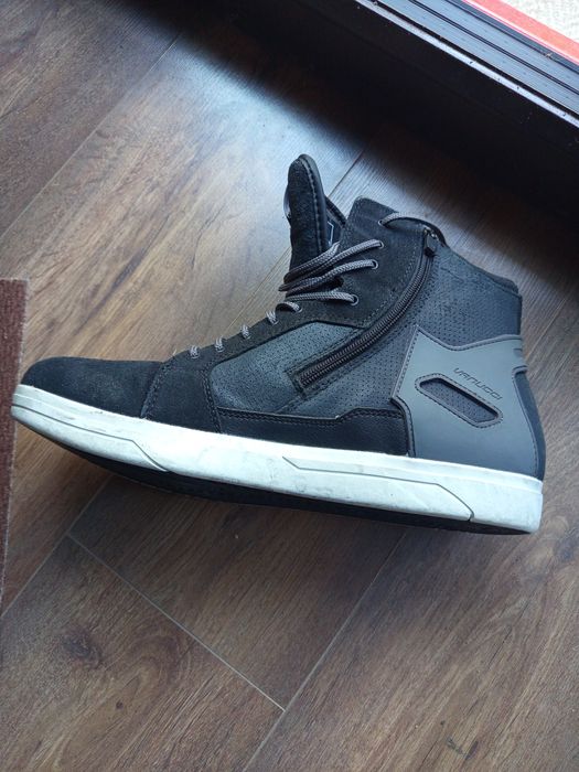 Боти Ванучи Италия 46