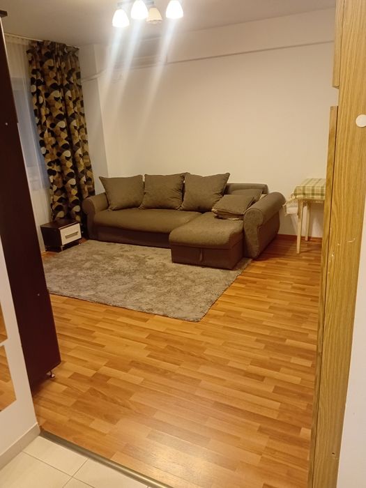 Închiriez garsoniera Confort City