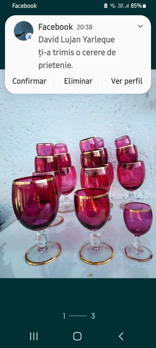 18 pahare rosii în stare foarte bună.