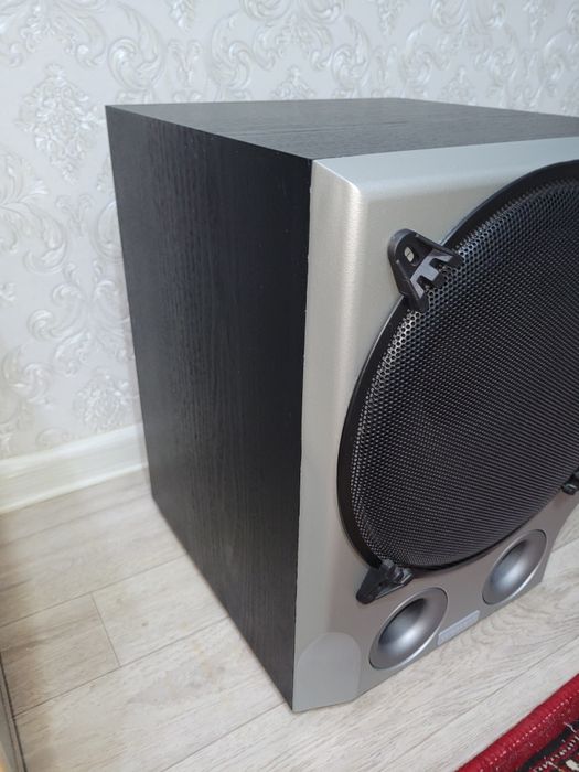 Продам сабвуфер Heybrook HBS 200