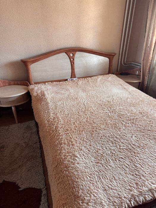 Продам спальный гарнитур