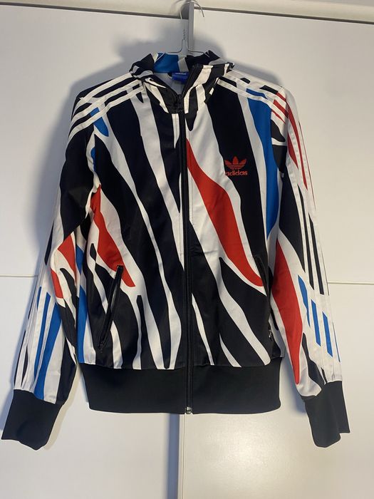 Горница на Adidas