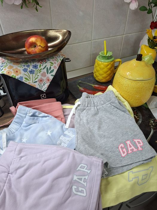Bermude si pantaloni scurti GAP mas 140-146
