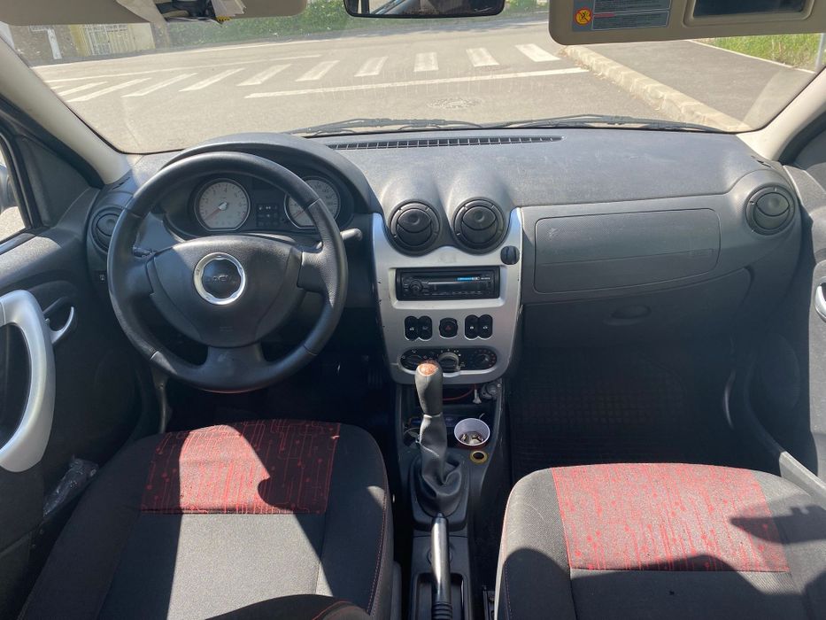 Dacia Logan 2010 - 1.6 8v 90CP - Clima!