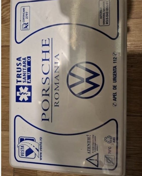 Vand mai multe accesorii auto