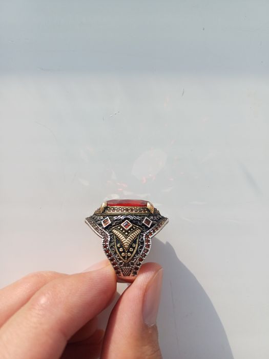 Серебряный кольцо