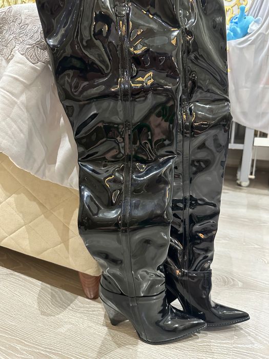 Сапоги лакированные выше колен новые