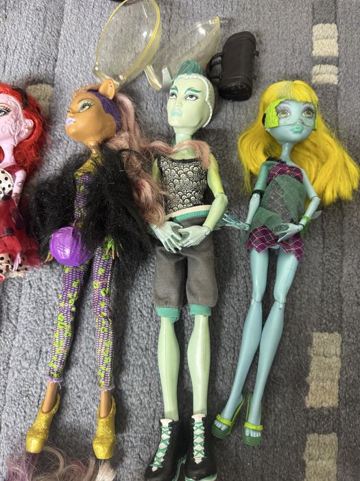 Дракулаура куколка монстиха