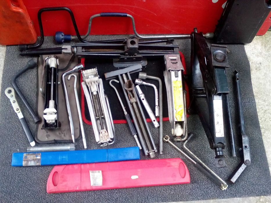 Ел. Литература-Справочници на Бг и Руски идр.