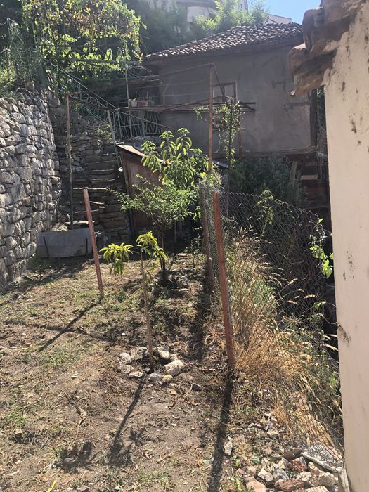 Къща с готов инвестиционен проект в старата част на гр. Велико Търново