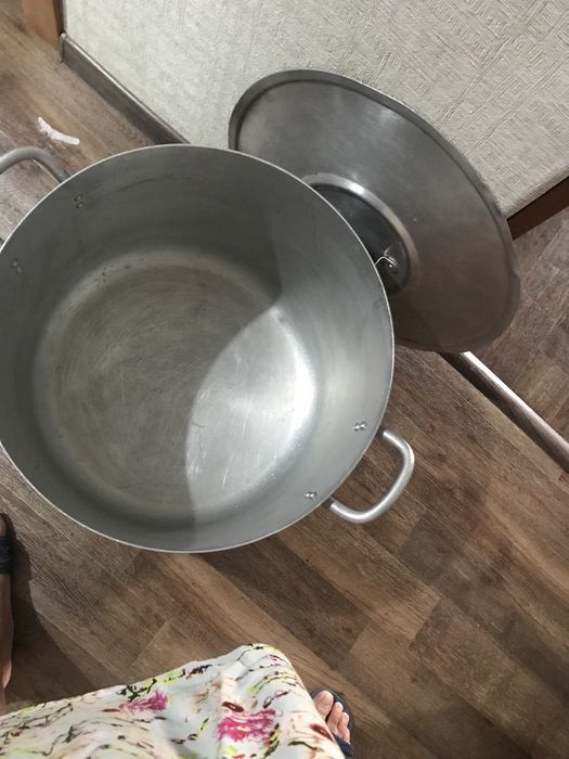 Продам кастрюлю большую