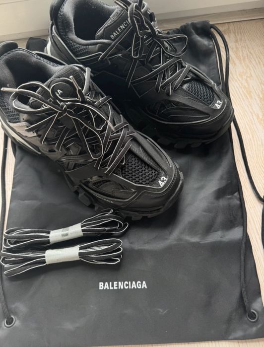 Balenciaga track