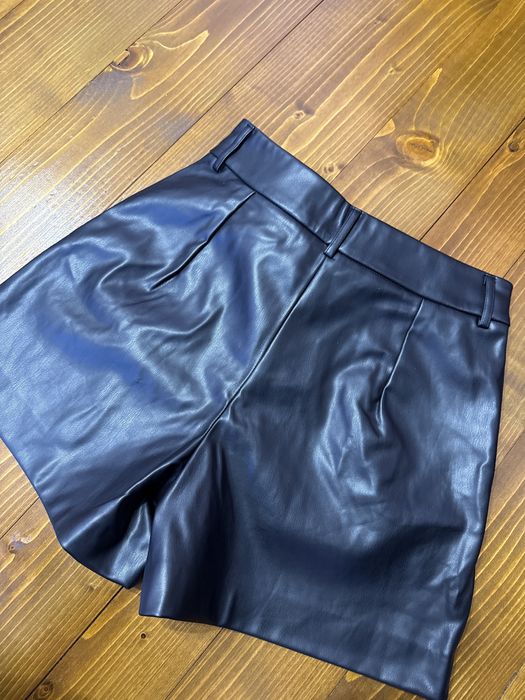 Кожени къси панталони размер М