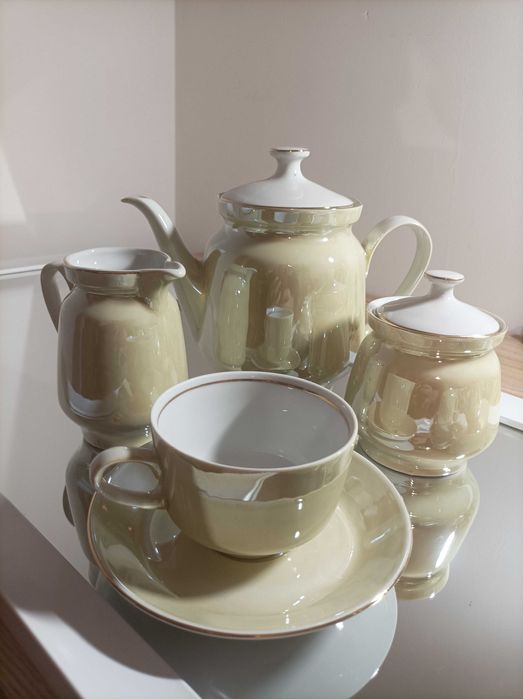 Старинен български порцеланов сервиз на Китка