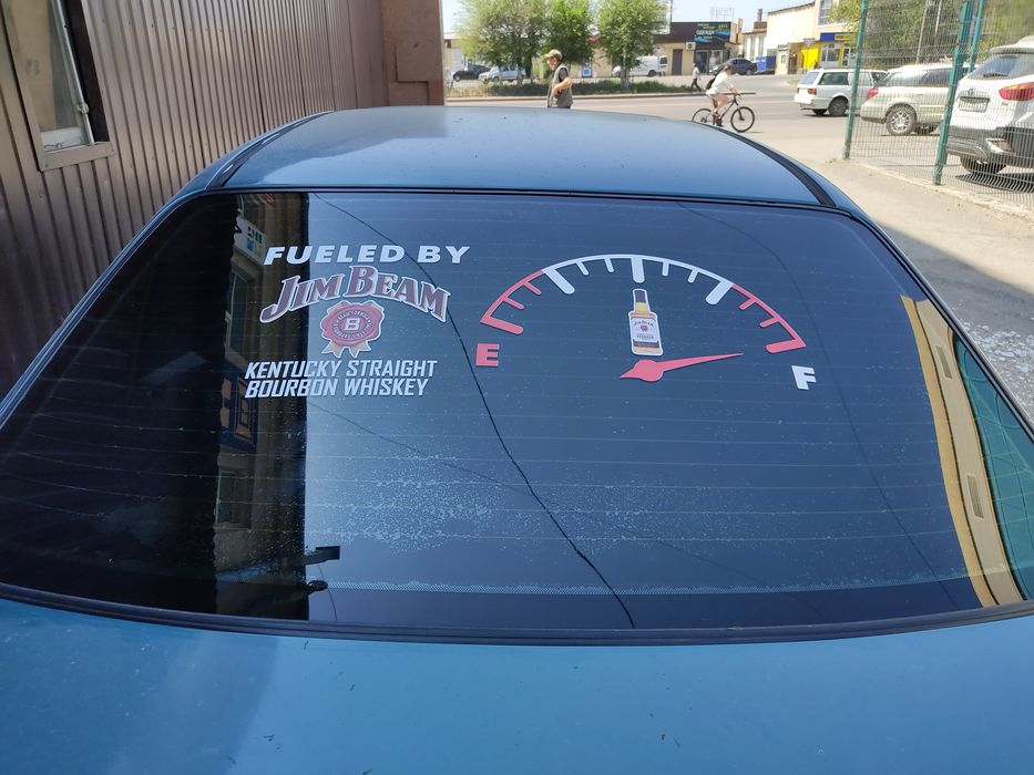 Наклейки на авто