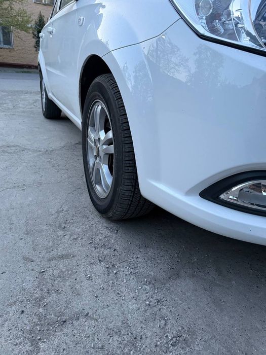 Нексия3 сотилади.