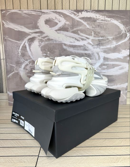Balmain Unicorn Triple White