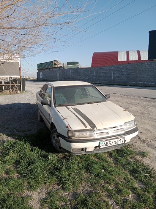 Nissan Primera 1992