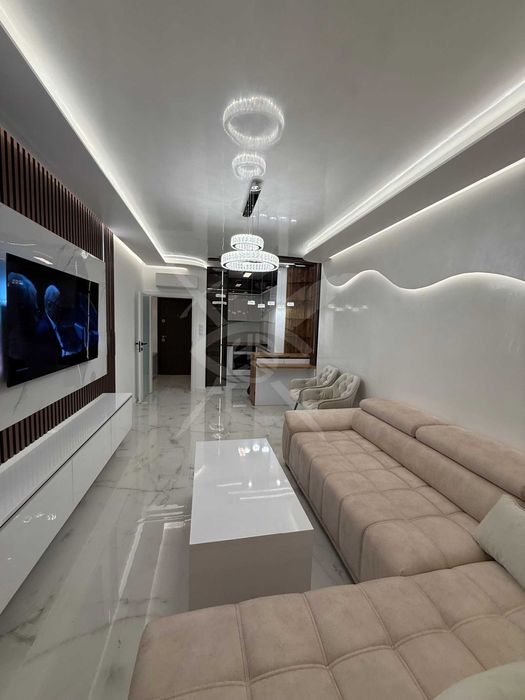 Дава се под наем Двустаен апартамент в Пловдив, Южен - 80 кв.м за 700 € - Снимка #2