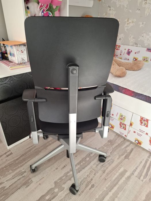 Ергономичен стол Steelcase