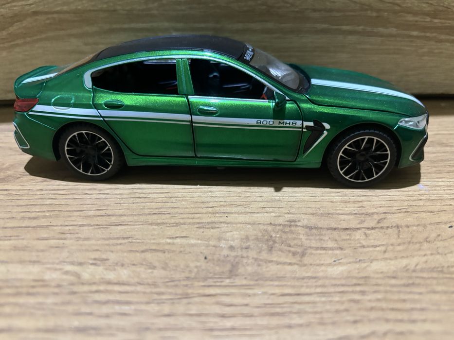 Продавам количка 1:24