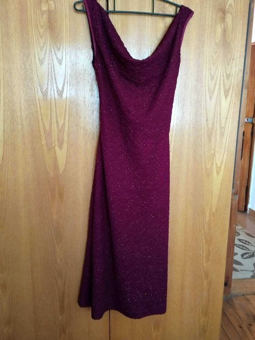 Дамска рокля с лек брокат