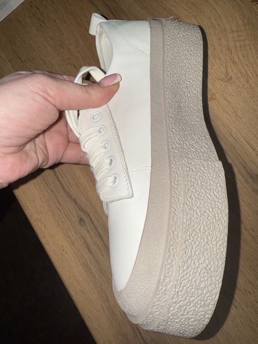 Продам кеды абсолютно новые