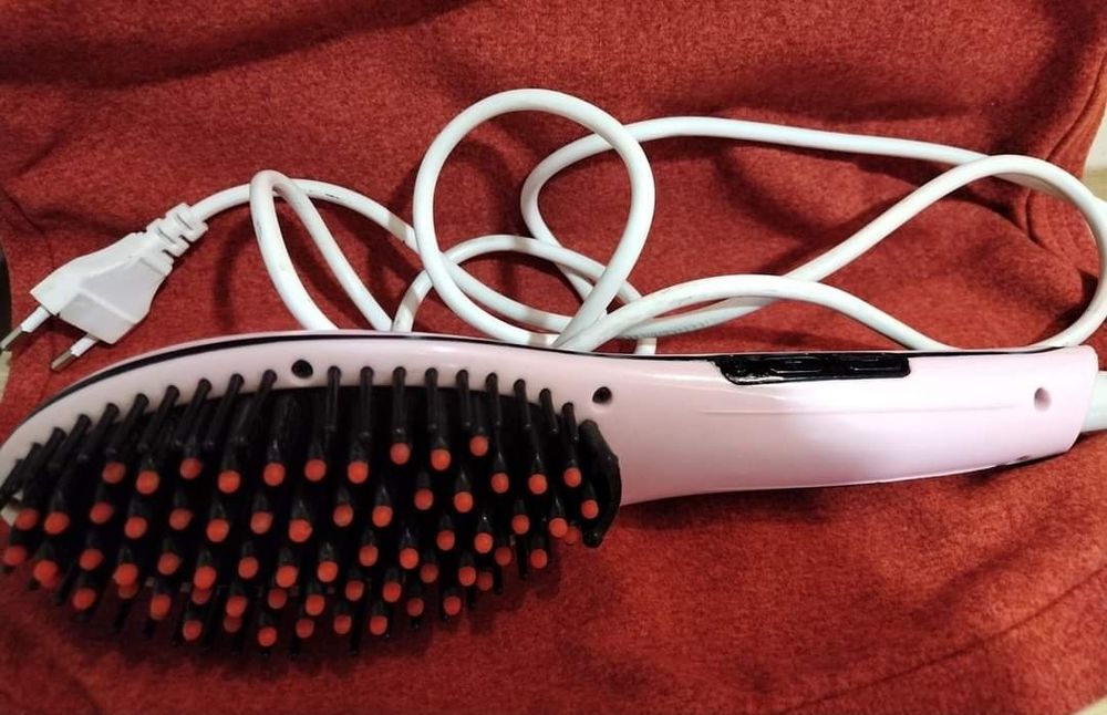 Четка за изправяне на коса