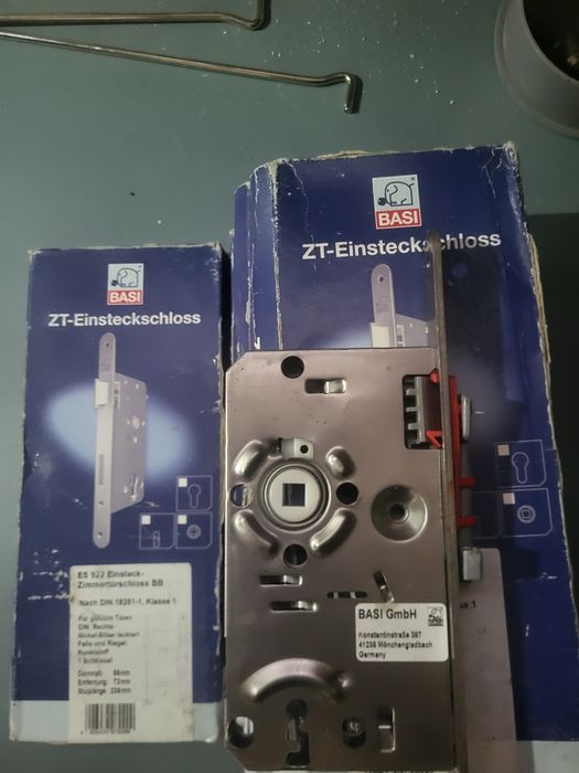 Broască Basi cu cheie