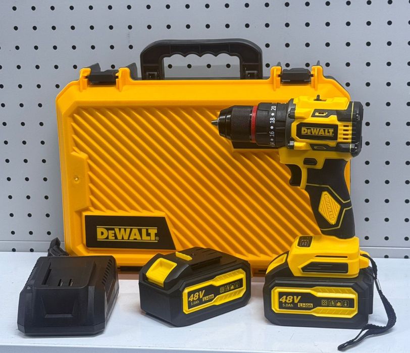 Шуроповерт DeWalt Bosch