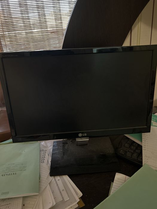 Монитор LG Flatron e1960s-pn