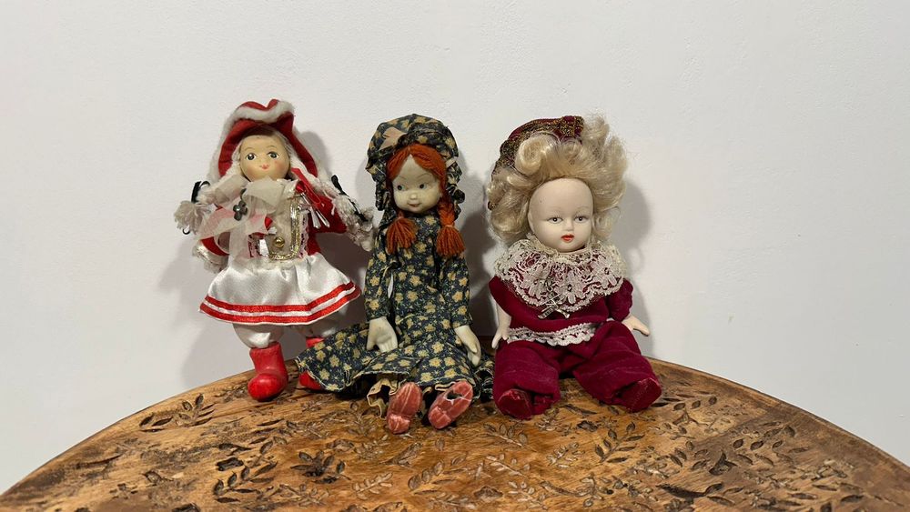 Papusi vechi autentice siciliene cap portelan, detalii superbe, Italia