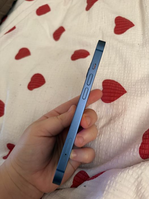 В продвже iPhone 13