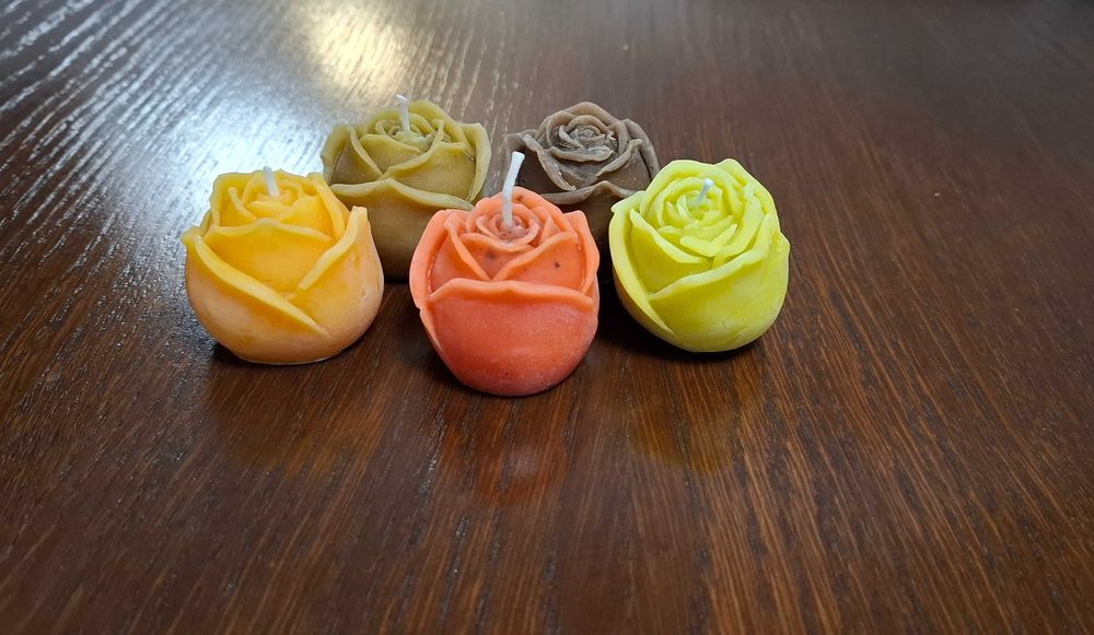 Lumânări din ceara naturala de albine