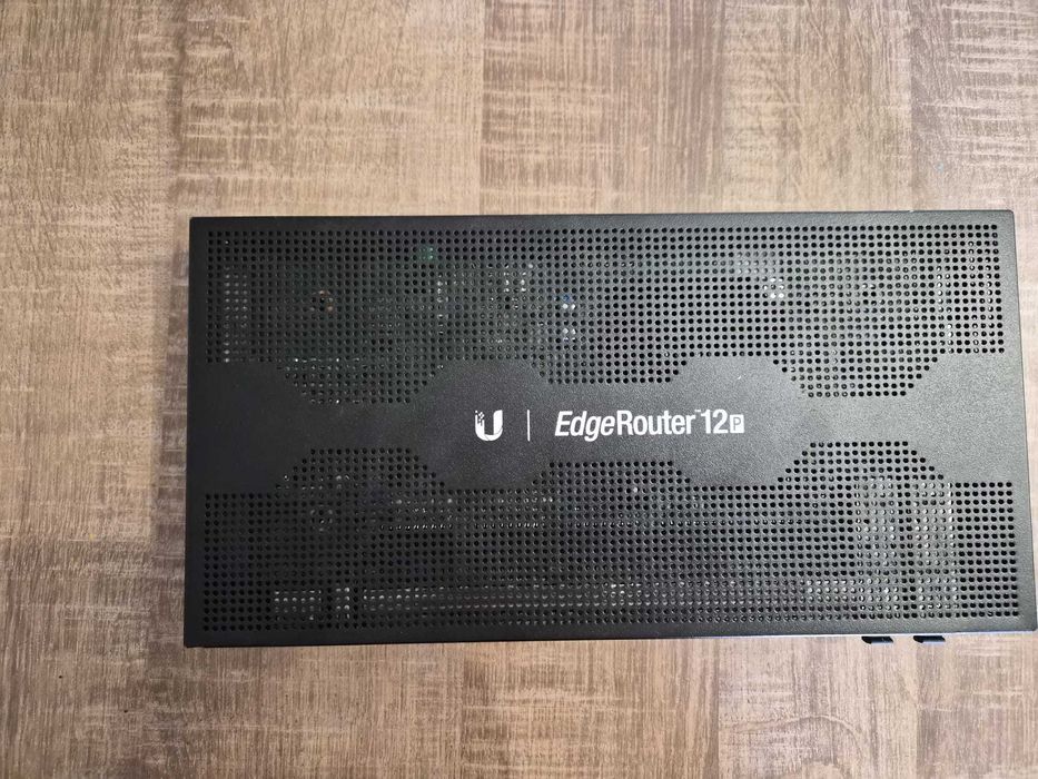 Router profesional Ubiquiti EdgeRouter 12P (ER-12P) - PoE, Gigabit, SFP