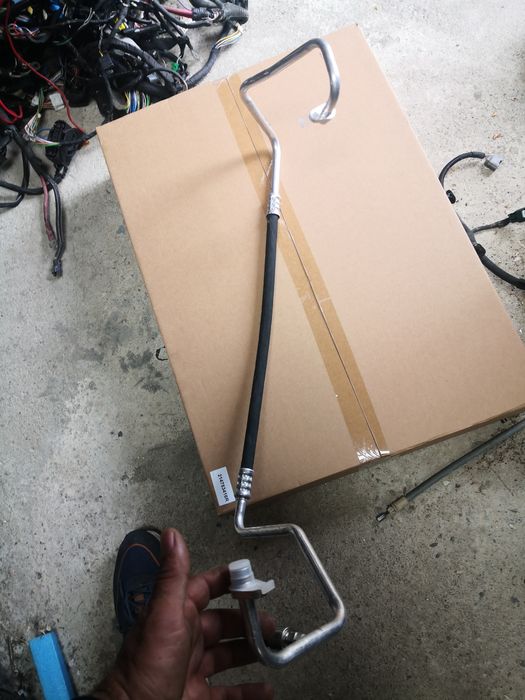 Conducta ac Dacia Duster 1,6 16 Valve 2010 - 2013 cod 924900788r