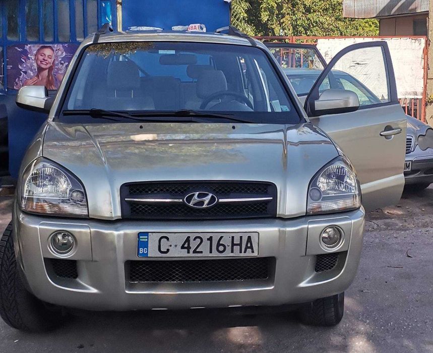 Продавам Хюндай Туксон