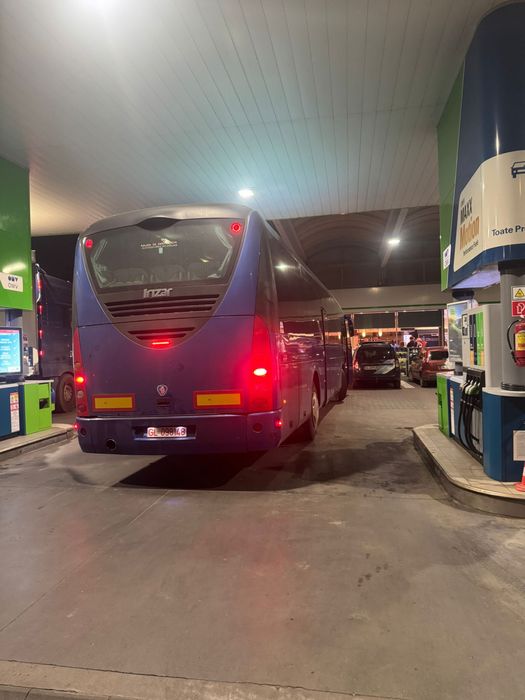 Inchiriez microbuz 8+1 7+1 varianta long autocar 54 persoane