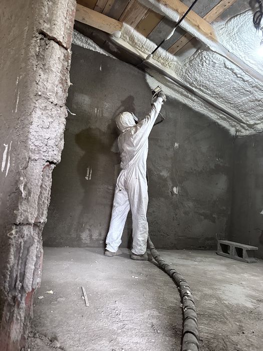 Izolație cu spumă poliuretanica termica fonica