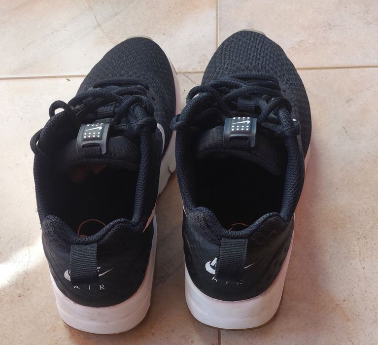 Маратонки Nike Air Max Motion Low Black White